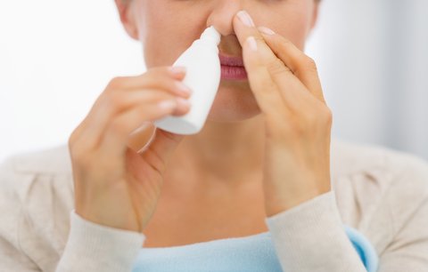 Jak se zbavit rýmy? Známe přesný postup, jak si vypláchnout nos