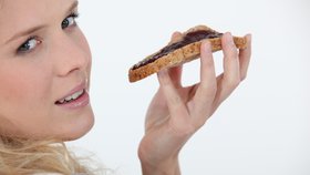 Velký test: Nutella z obchodu? Samý cukr a palmový olej, oříšků minimum!