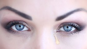 I když všechny slzy vypadají stejně, produkujeme tři druhy. Bazální, reflexní a emoční.