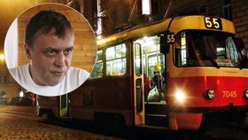 Svědek popisuje, jak řidič v tramvaji okradl spící ženu.