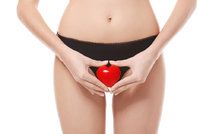 Jak vyvolat menstruaci: Kdy stačí babské rady a kdy musíte k doktorovi?