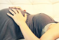 Matka přinutila dceru (14) otěhotnět spermatem z internetu