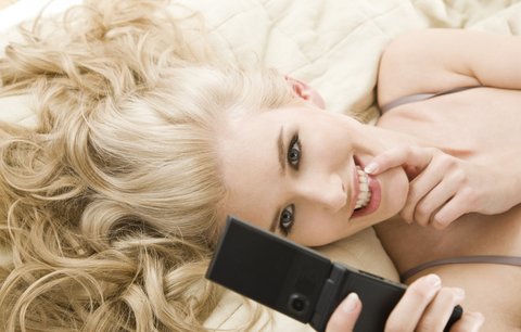 Flirt, sex i rozvod:Telefon unese všechno
