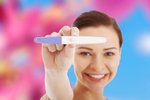 To, že jste těhotná, vám doma rychle ukáže těhotenský test