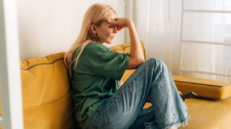 Problémy s pamětí mohou znamenat počínající demenci. Deset tipů, jak s ní bojovat Problémy s pamětí mohou znamenat počínající demenci. Deset tipů, jak s ní bojovat