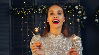 Ty nejhezčí kousky z vánočních kolekcí do 1500 Kč vynosíte i na Silvestra Ty nejhezčí kousky z vánočních kolekcí do 1500 Kč vynosíte i na Silvestra