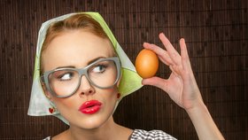 Věděli jste, že o tom, zda slepice bude snášet bílá či hnědá vejce rozhoduje barva kožních laloků v místě, kde mají slepice uši?