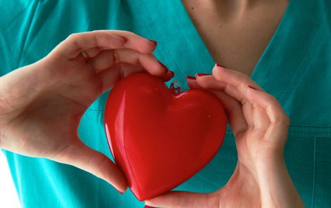 Vysoký cholesterol může vést k onemocněním srdce a cév.