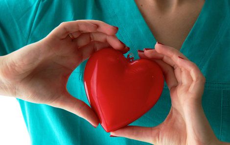 Vysoký cholesterol může vést k onemocněním srdce a cév. 