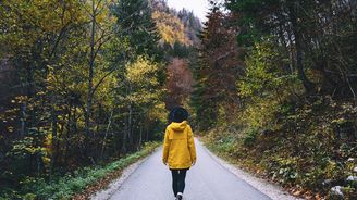 Přestaň fňukat, jinak mizím! Proč nás cizí trápení začalo obtěžovat? Přestaň fňukat, jinak mizím! Proč nás cizí trápení začalo obtěžovat?