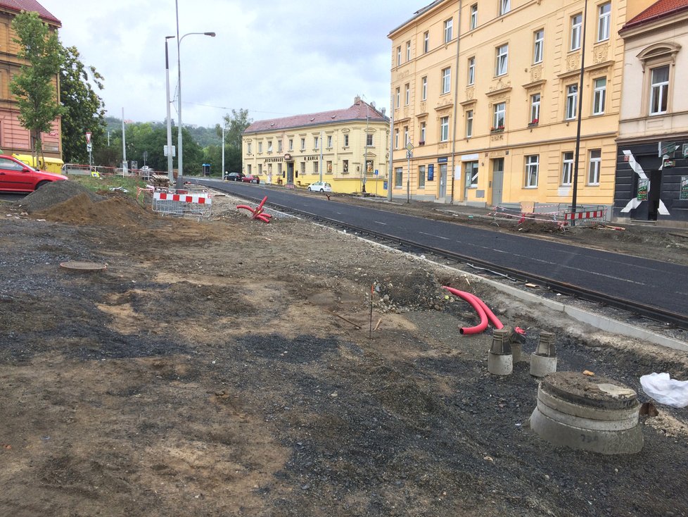 Rozsáhlá rekonstrukce Zenklovy ulice v Praze 8 pokračuje.