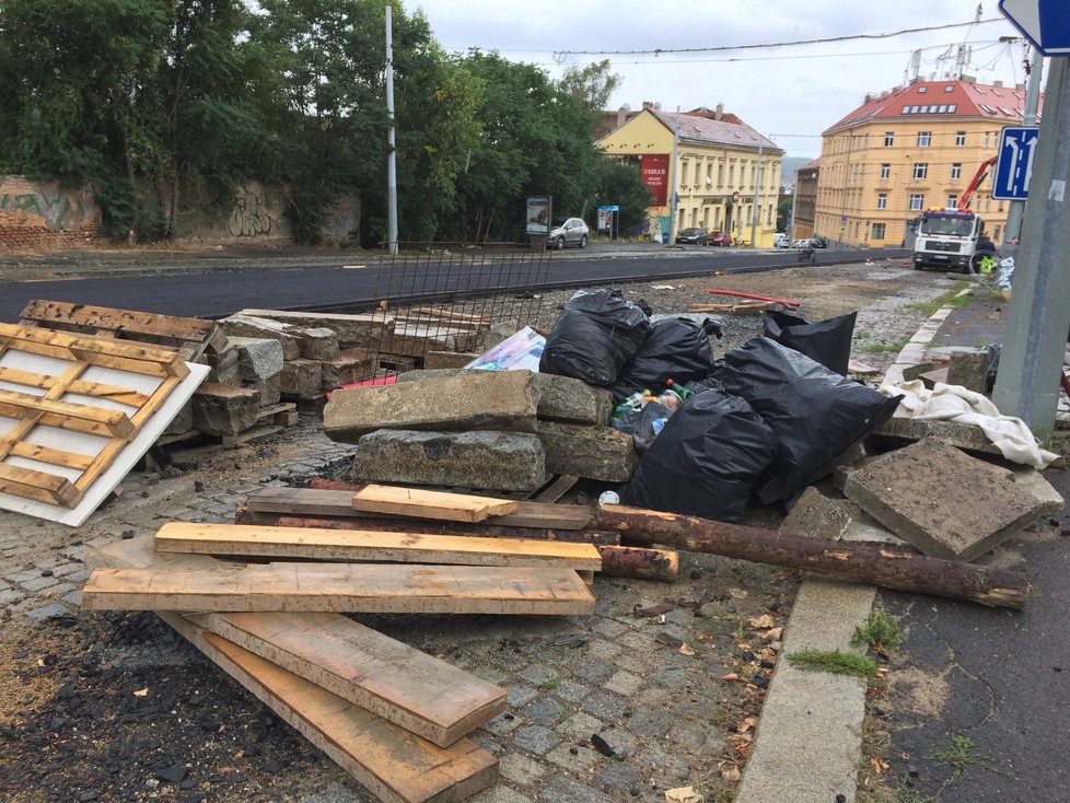 Rozsáhlá rekonstrukce Zenklovy ulice v Praze 8 pokračuje.