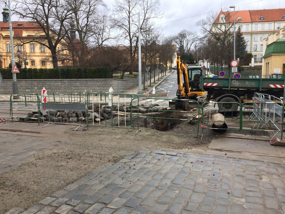 Situace měsíc po zahájení rekonstrukce v Zenklově ulici je pro mnoho obchodníků likvidační.