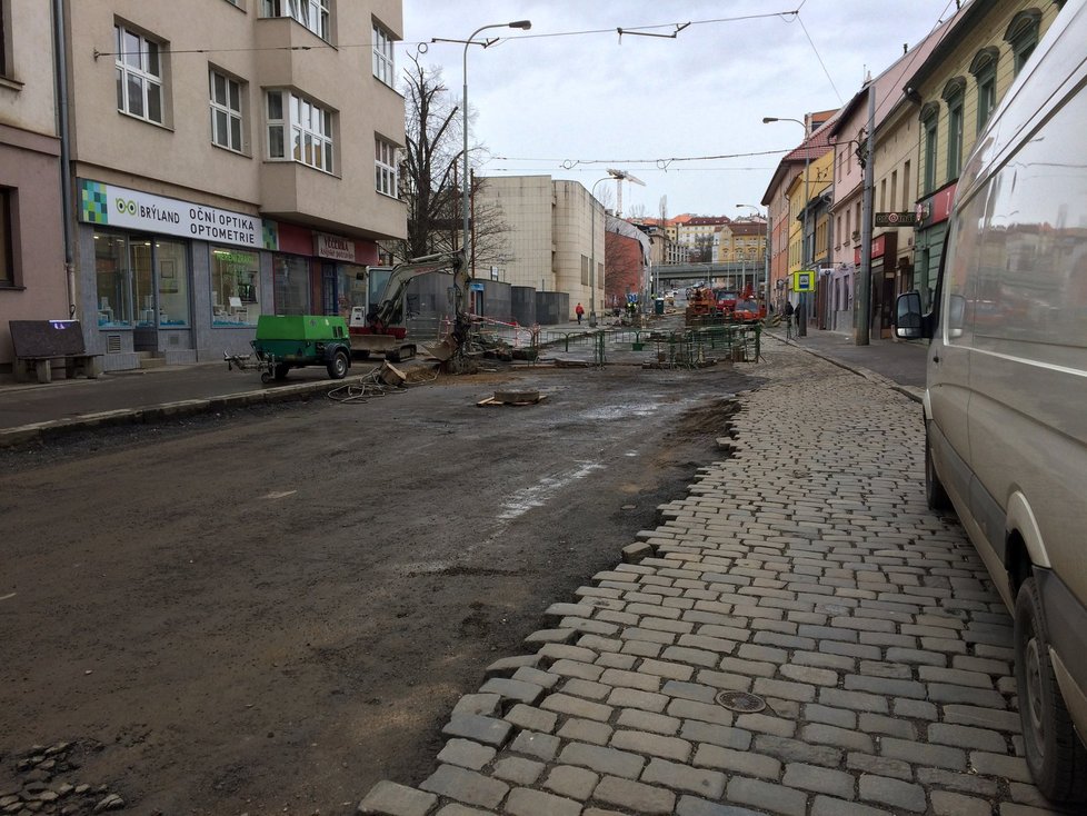 Situace měsíc po zahájení rekonstrukce v Zenklově ulici je pro mnoho obchodníků likvidační.