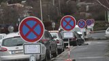 Zbytečně moc značek, které překážejí: Praha nechá zpracovat nový manuál