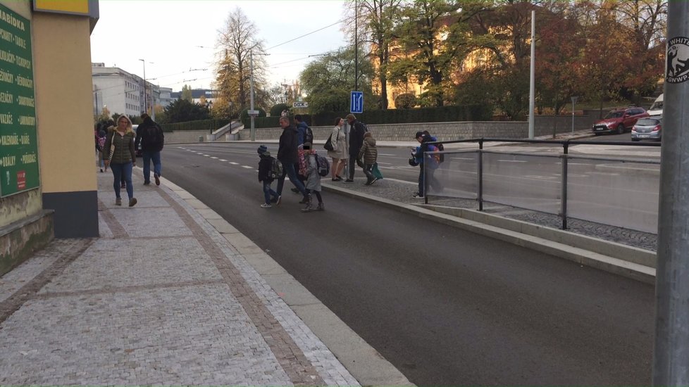 Rekonstrukce Zenklovy ulice se podle starosty Prahy 8 Ondřeje Grose vůbec nepovedla.