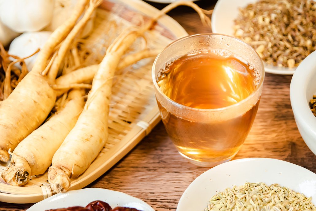 Z kořene ženšenu si můžete připravit léčivý čaj.