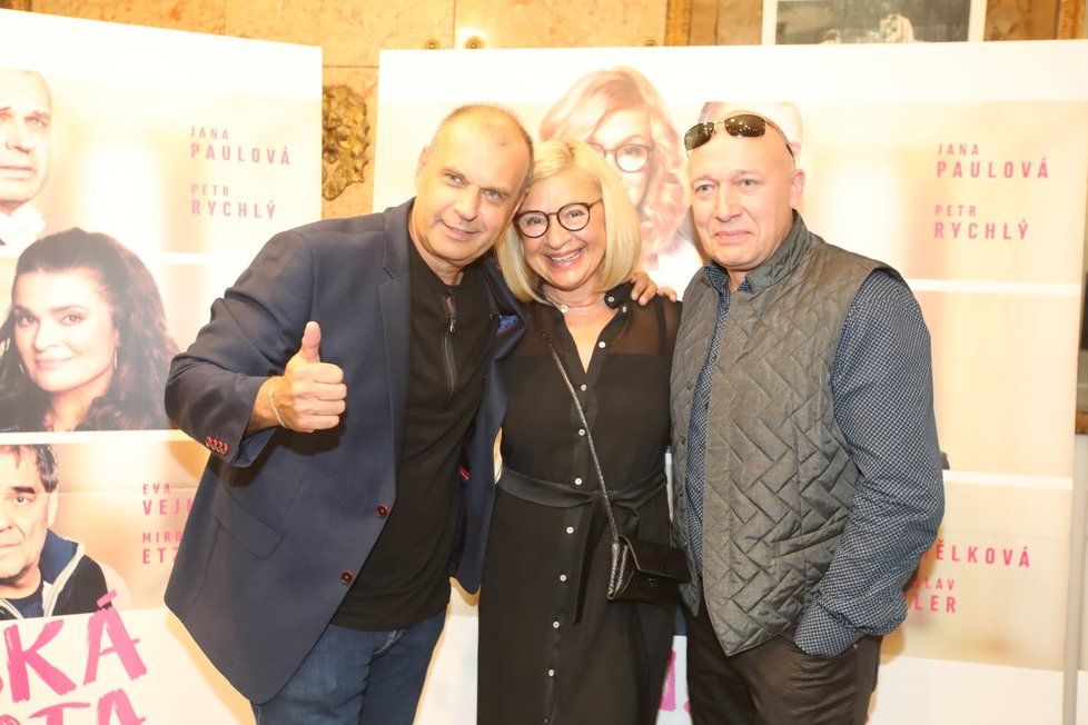 Premiéra filmu Ženská pomsta: Petr Rychlý, Robert Jašków a Jana Paulová