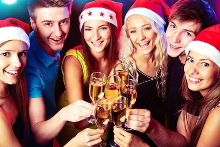 Největší dietní hříchy Vánoc: odhalte skryté kilojouly v alkoholu a zobání!