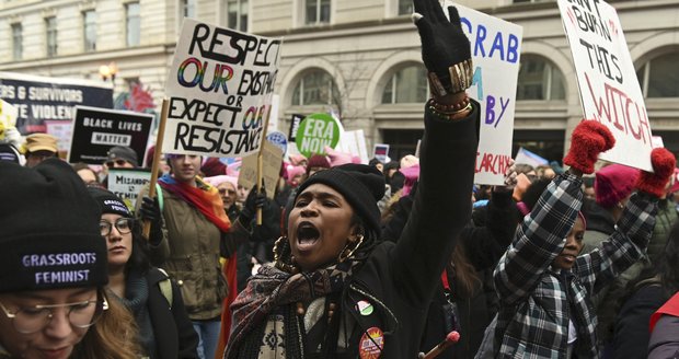 Ve Washingtonu protestovala tisícovka žen: Kritizovaly hlavně Trumpa