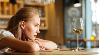 9 negativních účinků alkoholu na naše tělo. Co nejvíc trpí?