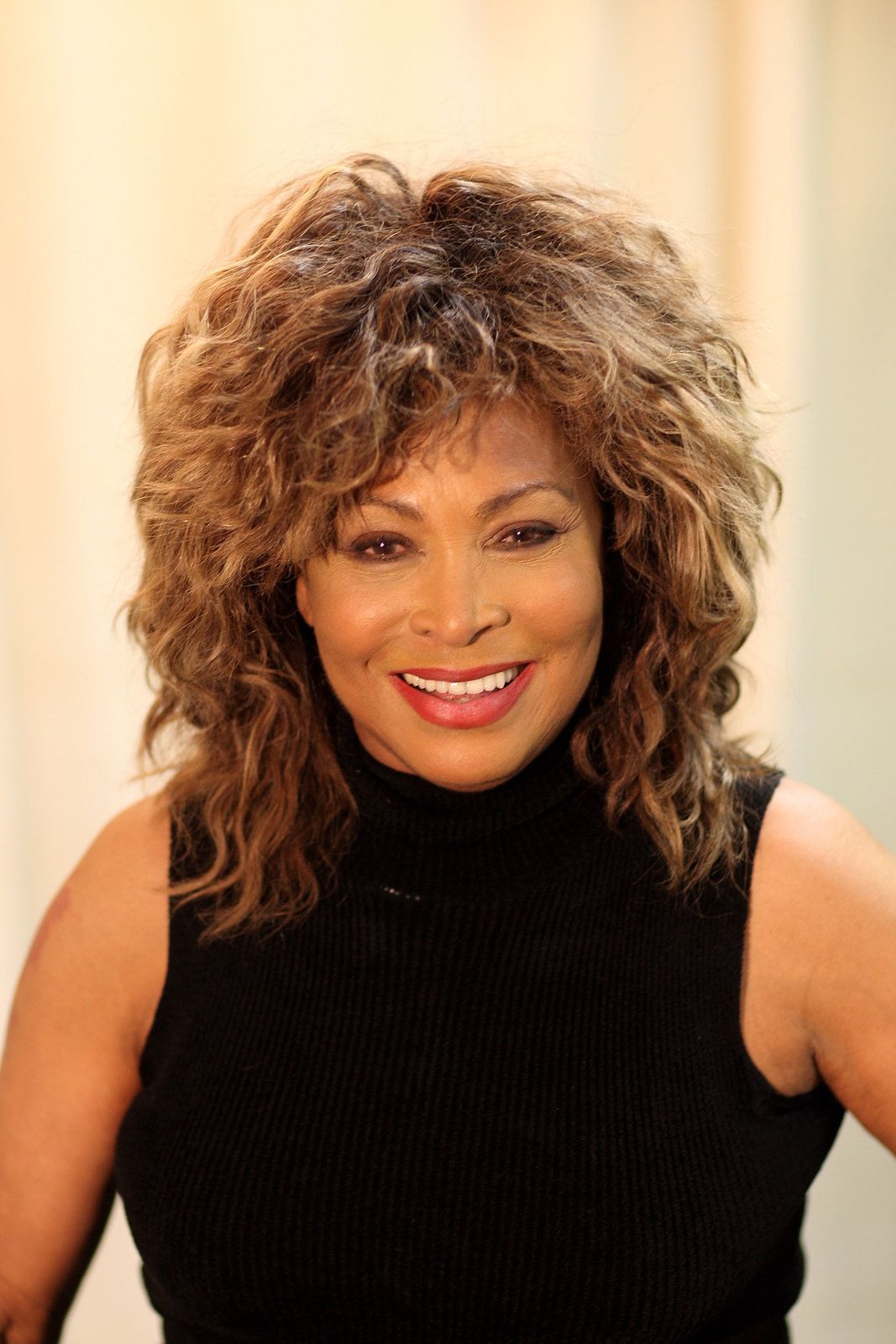 Tina Turner	73 let