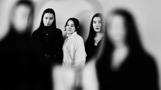 Byly jsme blízké kamarádky a najednou neodepisuje. Co dělat, když přátelství zmizí beze slova? Byly jsme blízké kamarádky a najednou neodepisuje. Co dělat, když přátelství zmizí beze slova?