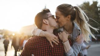 7 důvodů, proč je líbání ve vztahu důležité