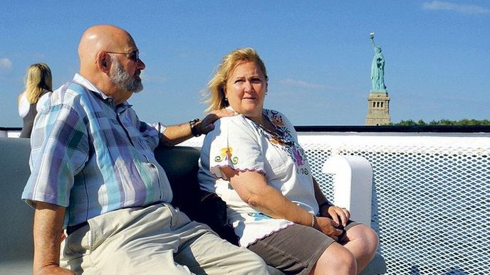 Zeť a dcera. Gigi Voskovec-Gotfried se svým manželem v New Yorku, kde Jiří Voskovec prožil většinu svého amerického života
