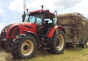 Zetor pracuje na polích po celé zeměkouli