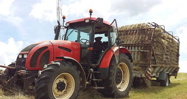 Zetor pracuje na polích po celé zeměkouli