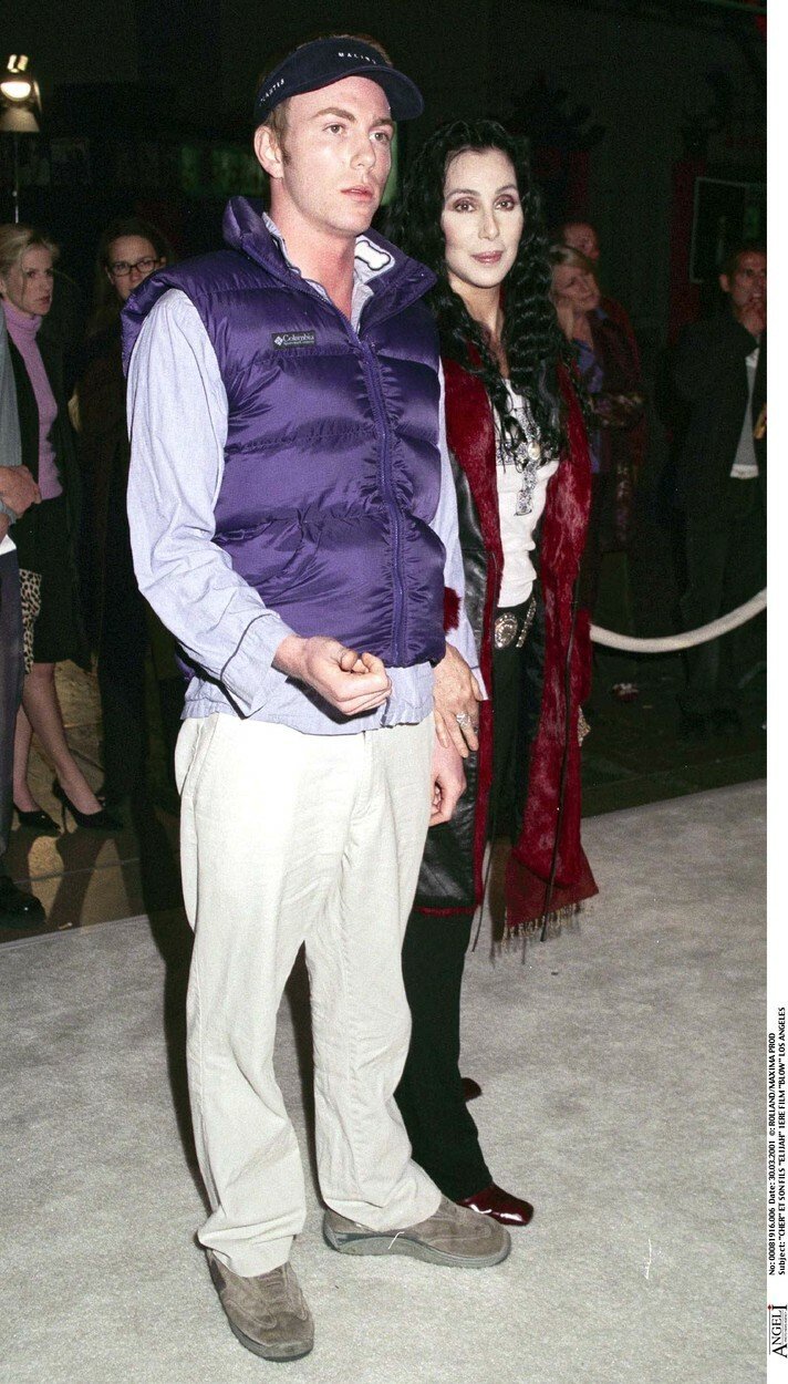 Cher a Elijah v roce 2001