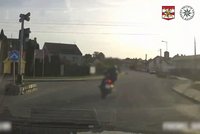 Zfetovaný šílenec se hnal u Hodonína rychlostí 200 km/h: Po dopadení mu motorku zabavili