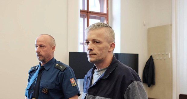 Zdeněk T. ohrožoval autem policisty, má si odsedět čtyři roky.