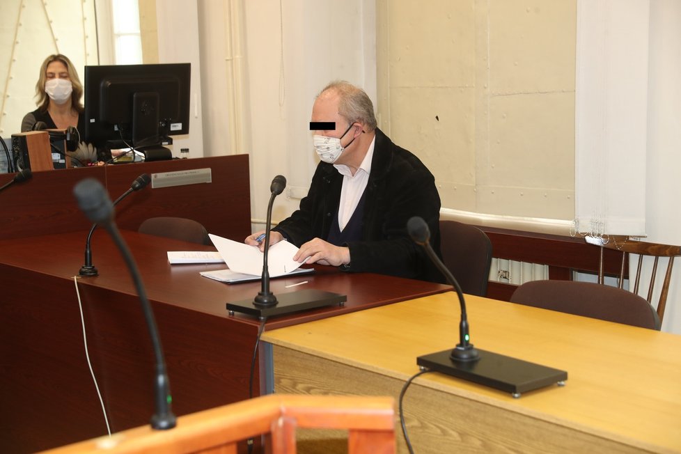 Jiří F., který se 21. června 2020 pokusil podpálit Mariánský sloup, vyfasoval u soudu podmínku. (23. únor 2021)