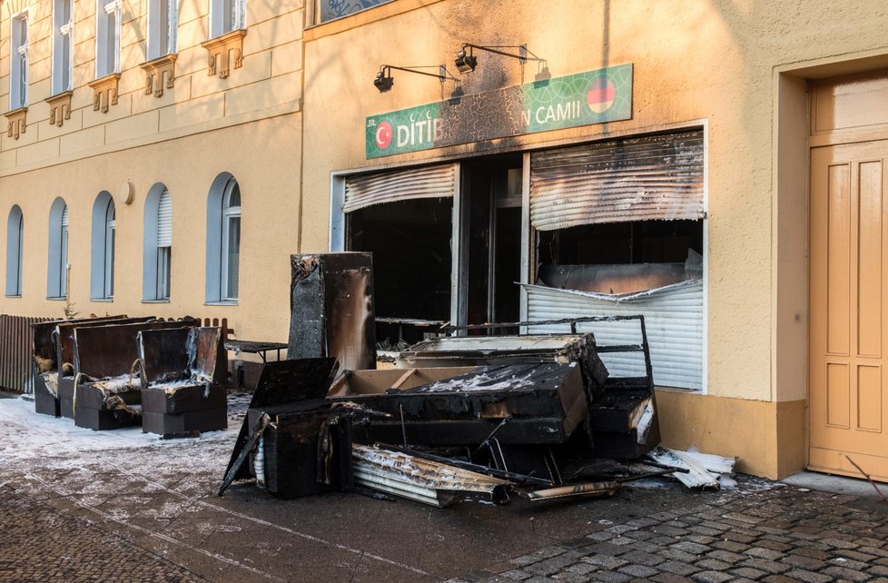 V Berlíně shořela mešita. Policie: Zřejmě jde o žhářství!