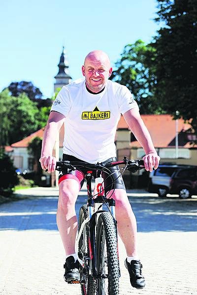 Pavel Nečas si tu střihl trenéra cyklistů.