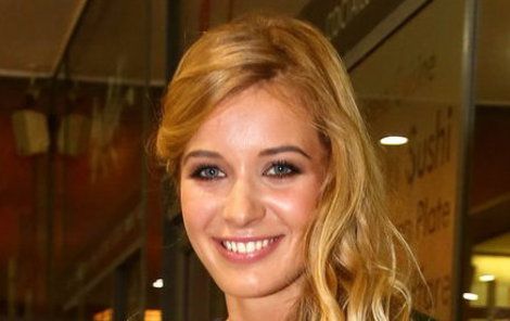 Gábina vyhrála soutěž Česká Miss v roce 2014 jako blondýnka.