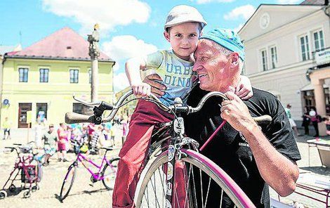 Mistr světa na vysokém kole Josef Zimovčák v Bruntále.