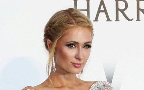 Paris Hilton se svým majetkem ráda chlubí.