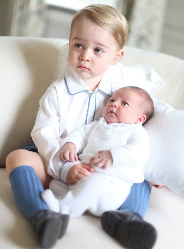 George loni se sestřičkou Charlotte .