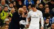 Trenér Realu Madrid Zinedine Zidane a James Rodríguez