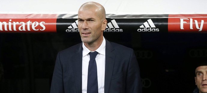 Trenéra Realu Madrid Zinedina Zidana zasáhla chvíli po nástupu velmi nepříjemná zpráva o zákazech přestupů