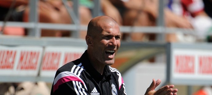 Zinedine Zidane jako trenér rezervního týmu Realu Madrid