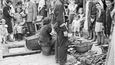 Život v židovském ghettu ve Varšavě v roce 1941 na unikátních fotografiích