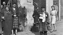 Život v židovském ghettu ve Varšavě v roce 1941 na unikátních fotografiích