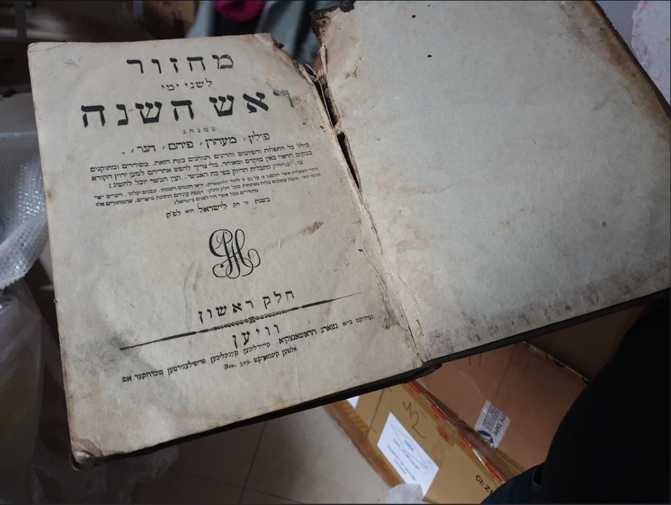 Židovské knihy mají nesmírnou historickou hodnotu.