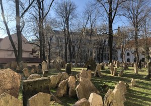 Židovský hřbitov v Praze 1 je vedle Staronové synagogy nejvýznamnější památkou pražského Židovského Města