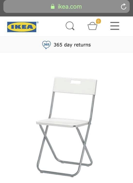 Holčička (1) málem přišla o prst, když se jí zasekl v židli od firmy IKEA.