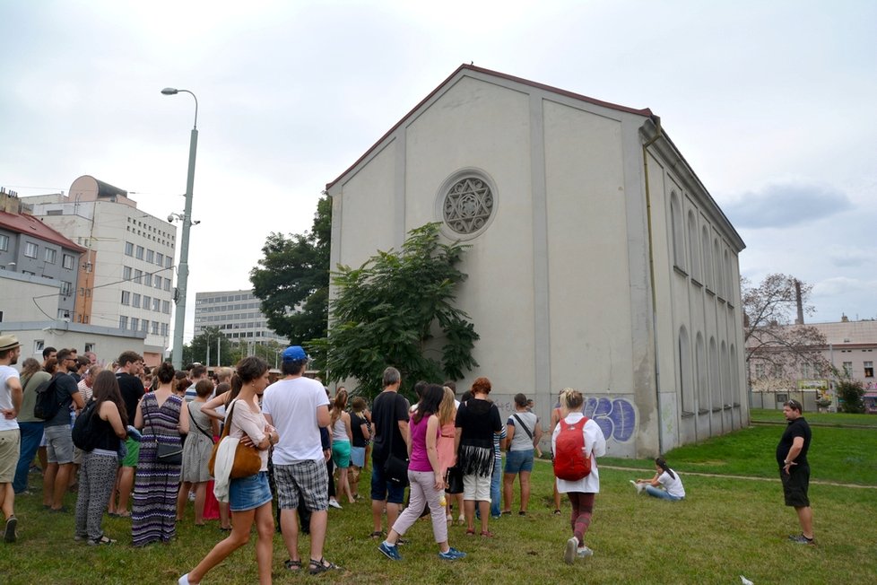 Synagoga v Libni je druhou a novější. Ta původní stála u slepého ramene Vltavy.